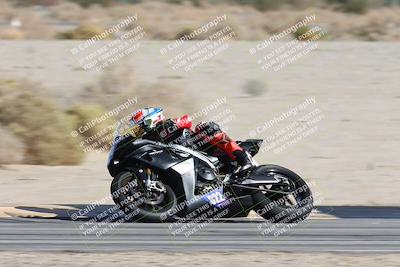 media/Nov-16-2025-Race Pace (Sun) [[8c5fa54630]]/Non Verified Riders (1st 20 Minutes)/4-Turn 16 (1116am)/